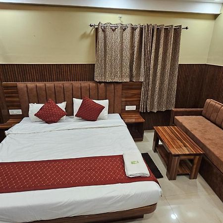 Tirupati Lodge Njp Siliguri Exterior foto