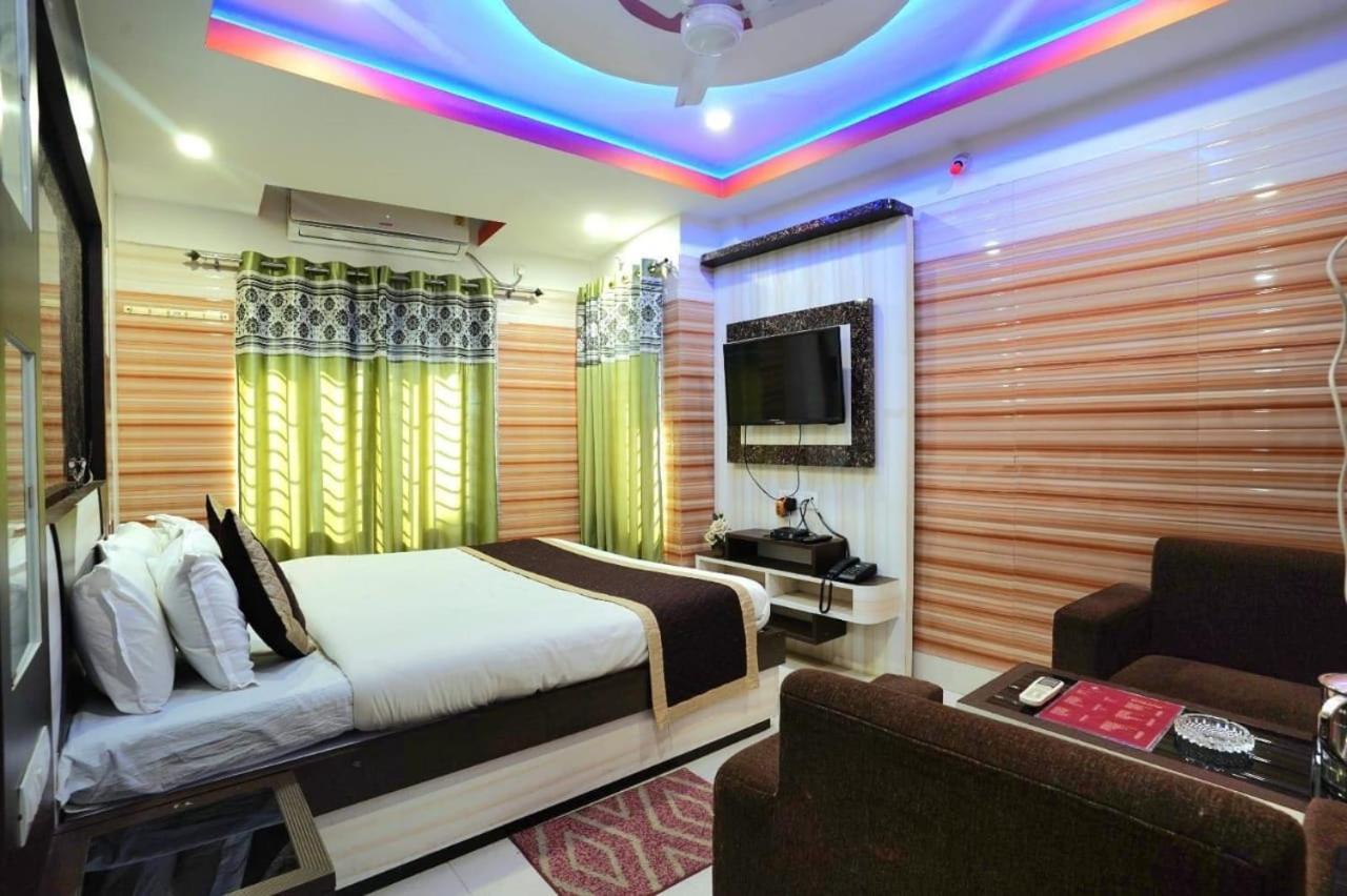 Tirupati Lodge Njp Siliguri Exterior foto